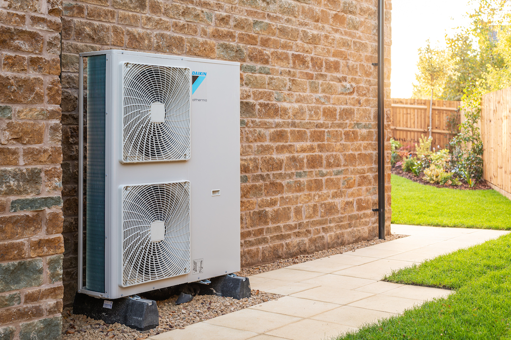 Spitfire Homes has issued a warning to house hunters after uncovering a lack of  air source heat pumps, despite the 2025 ban on gas boilers.