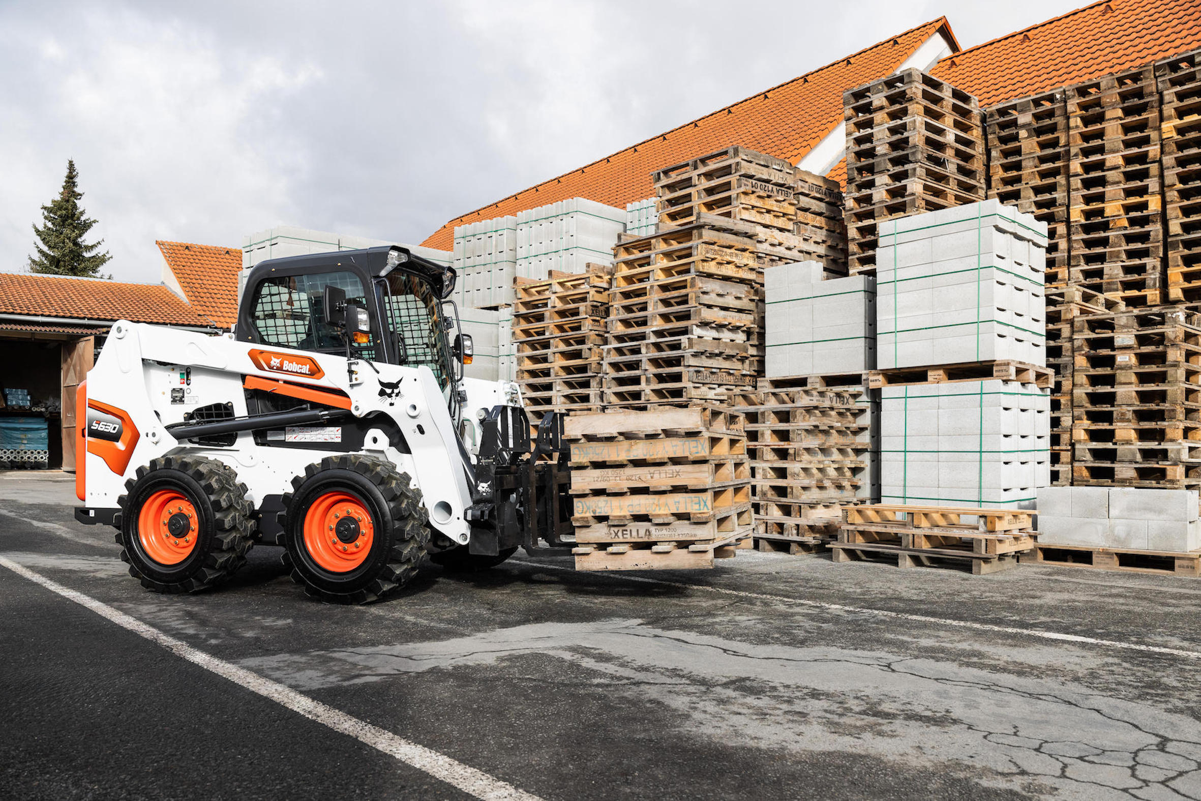 New Bobcat S630 and S650 Skid-Steer Loaders for Europe